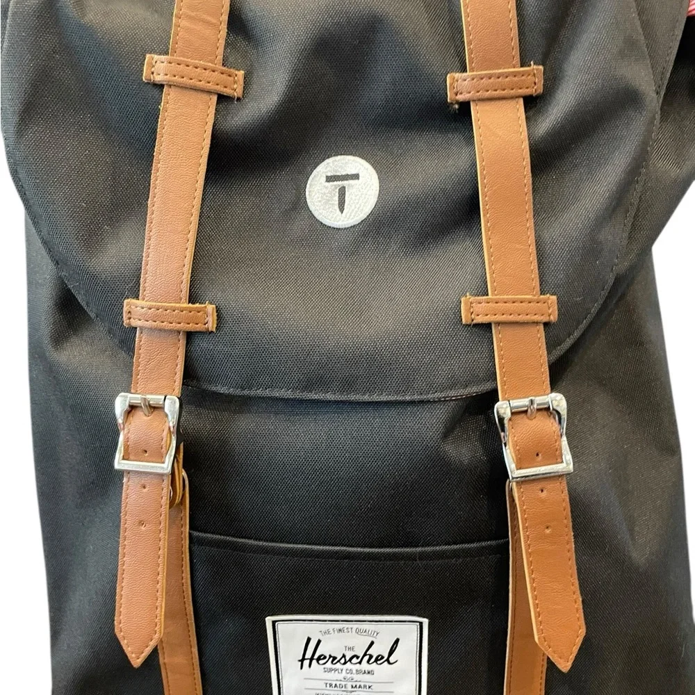 Herschel Supply Co. Retreat Backpack Padded‎ Interior Laptop Sleeve Black Brown